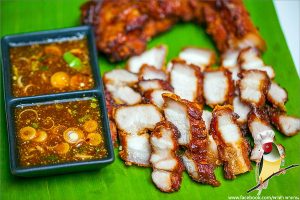 สูตรหมูสามชั้นพะโล้ทอดกรอบ ทานคู่กับน้ำจิ้มแจ่วรสเด็ด