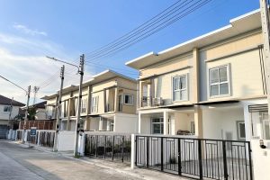 ทาวน์โฮม สิริกาญจน์ทาวน์ บางนา-ตราด กม.43 Sirikan Town Bangna-Trad Km.43 เริ่ม 2.xx ล้าน*