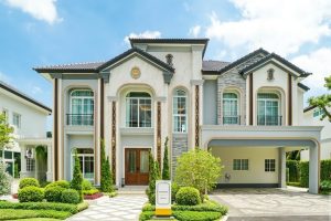 EP.2496 รีวิว The Grand ปิ่นเกล้า-วงแหวนกาญจนา บ้านเดี่ยวหรูสไตล์ Modern European พร้อม Pool Villa สระว่ายน้ำส่วนตัวทุกหลัง เพียง 39 ครอบครัวเท่านั้น ทำเลดีติดถนนใหญ่ ใกล้ทางด่วน และรถไฟฟ้า MRT ราคาเริ่มต้น 30-70 ล้าน*